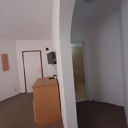 Malkata Stopanka Konukevi 2*