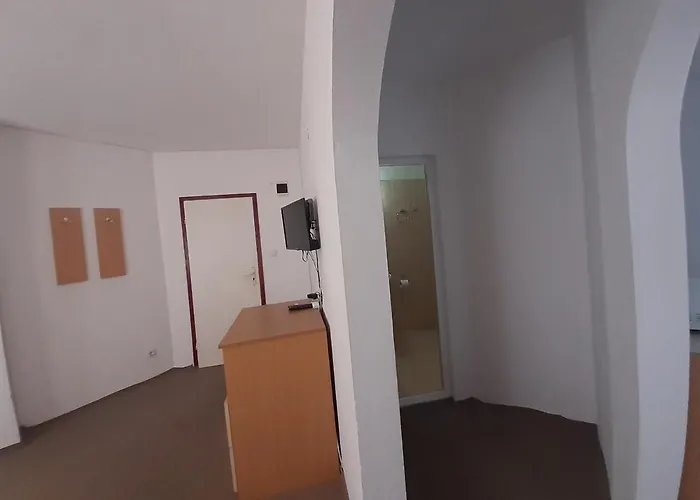 Malkata Stopanka 招待所 2*